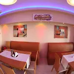 Karlovo Hotel 3*