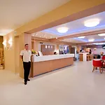 ホテル Karlovo サニービーチ