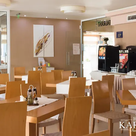 ホテル Karlovo