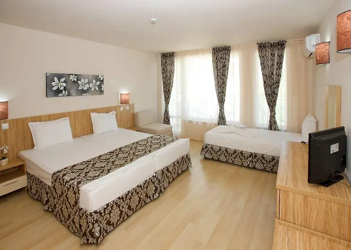 卡尔洛沃酒店 3*