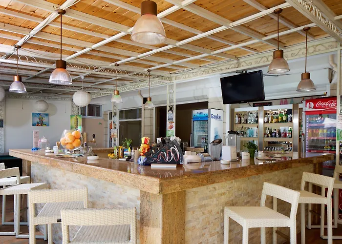 Ξενοδοχείο Karlovo 3*