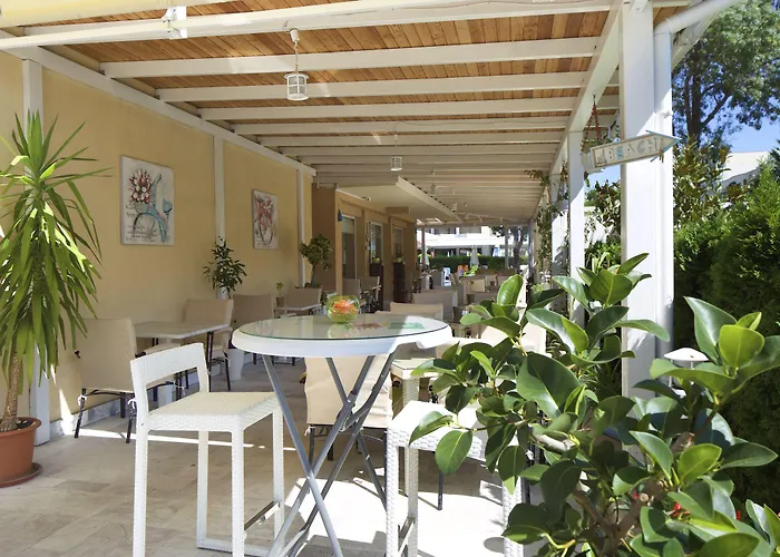 卡尔洛沃酒店 阳光海滩