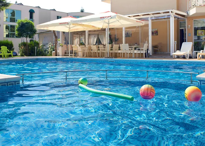 酒店 卡尔洛沃酒店 3*