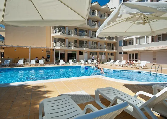 卡尔洛沃酒店 3*