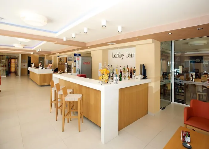 Ξενοδοχείο Karlovo 3*