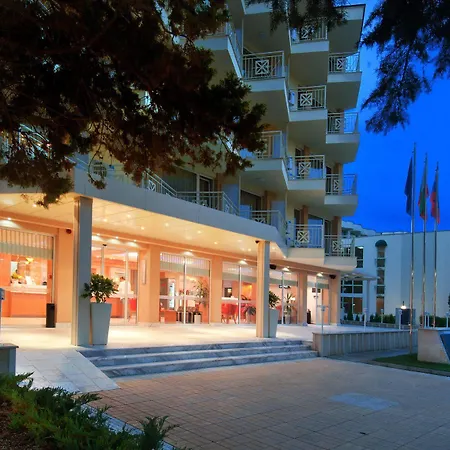 Karlovo فندق 3*