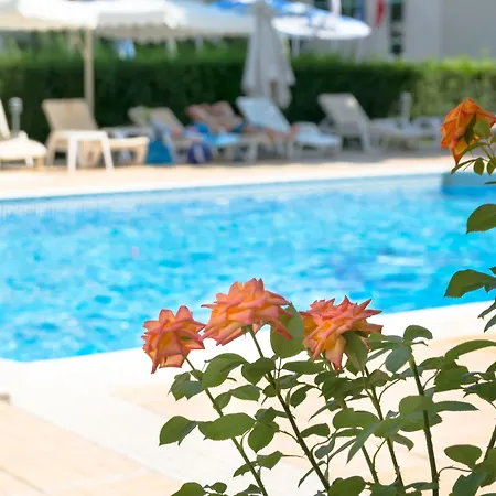 Karlovo Σάνι Μπιτς