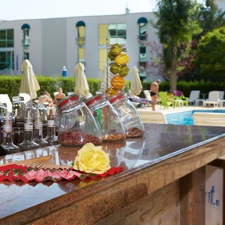 Karlovo Σάνι Μπιτς